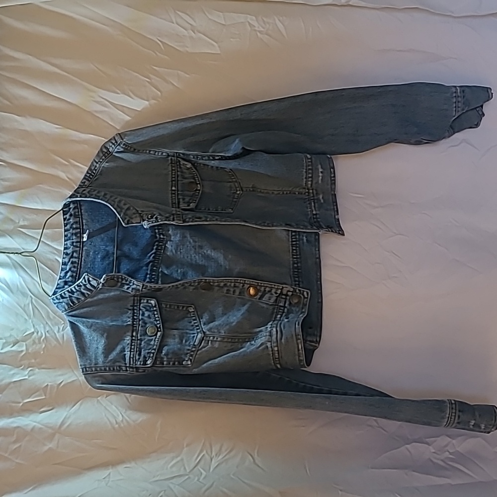 Crop denim jacket